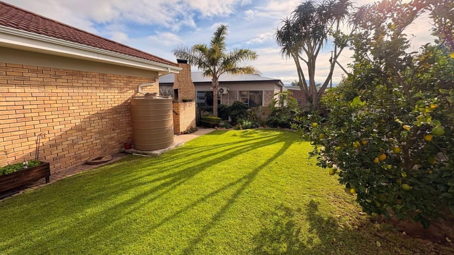 3 Bedroom Property for Sale in Fraaiuitsig Western Cape